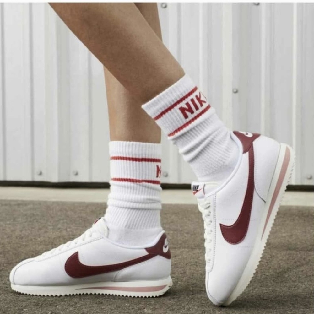Nike White And Red/ Stardust Cortez Women's Size 11